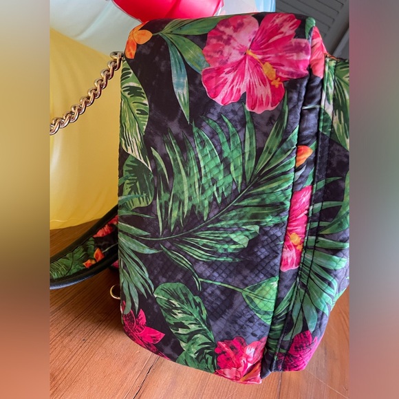 VICTORIA’S SECRET Tropical Paradise City Backpack, Sunglasses & FREE Beach Towel - Picture 17 of 17